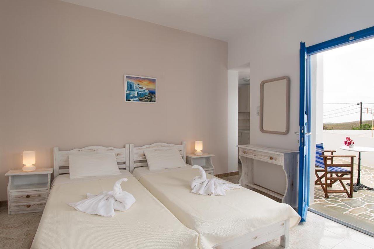 Evgenia Rooms And Apartments Folégandros Exterior foto